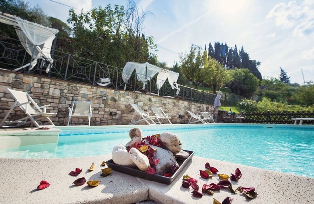 Villa Nuba, residencia Bonfigli, sala de SPA, wifi, chimenea, piscina ecológica, a 5 minutos del centro
