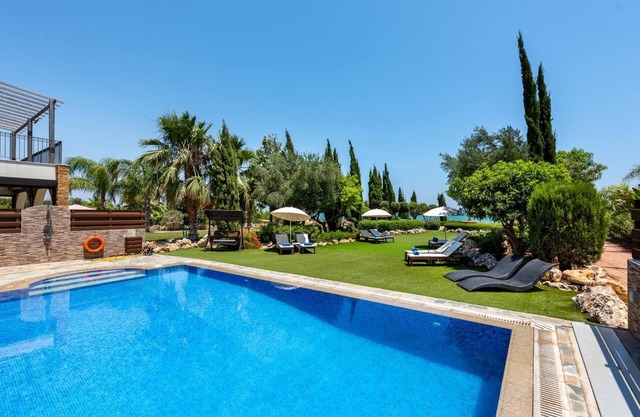 Sea Front Villa Oceanus H3, Ezoria Villas