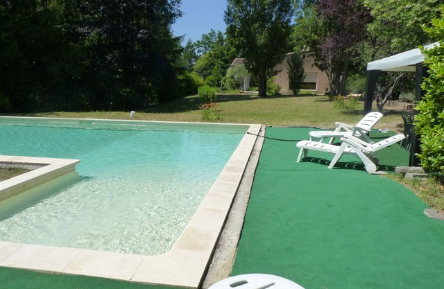Villa de 150 m² de superficie habitable en 3000 m² de terreno. Ambiente tranquilo