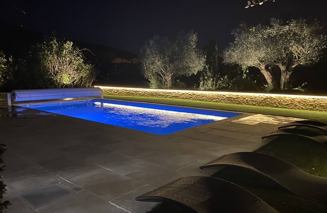 Villa de encanto totalmente climatizada en residencia con piscina.