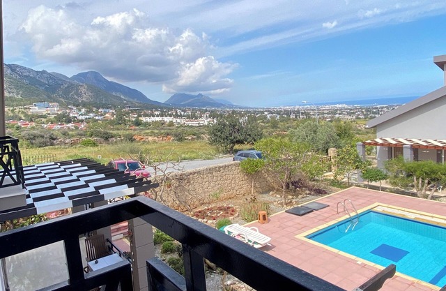 Impresionantes vistas al mar y montaña. ¡A solo 7 minutos de las playas!