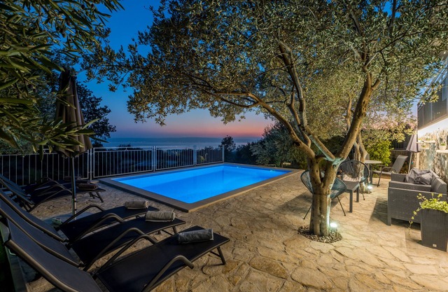 Villa Olive Gardens - con piscina, vista al mar y total privacidad