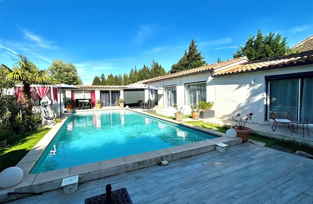 Villa Olivia, avec Piscine ,salle de Sport, Terrasse, Jardin et Gardien.