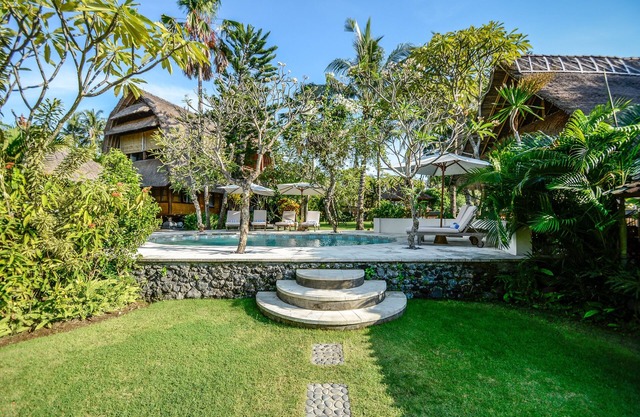 Villa Ombak, una villa privada frente al océano.