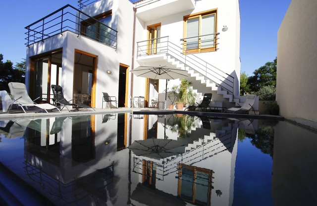 Villa "Ombelico di Venere House" with Sea View, Shared Pool & Wi-Fi