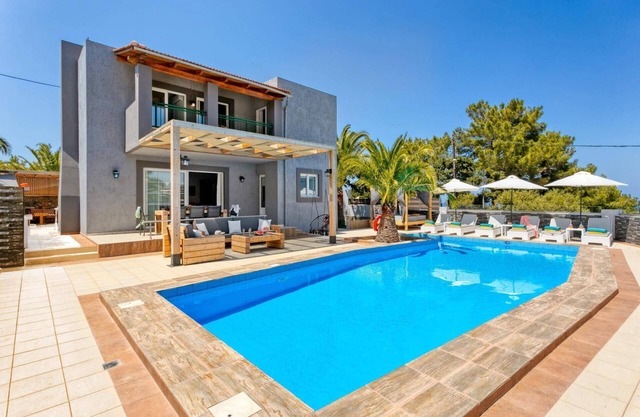 Villa Omega by Villa Plus