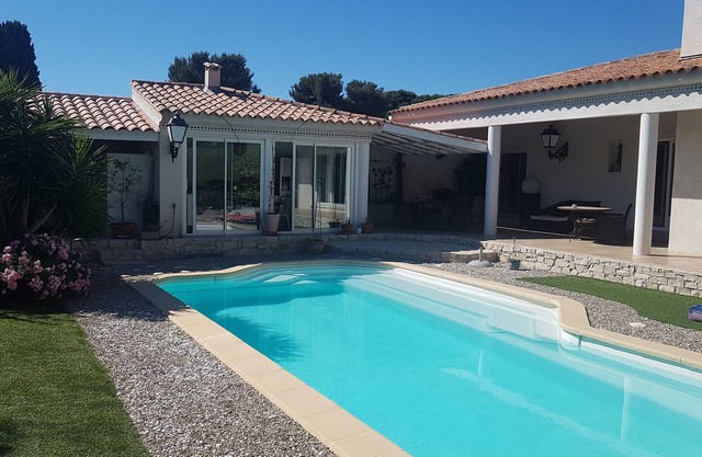 Villa en la costa azul, tranquila, cerca de todo.