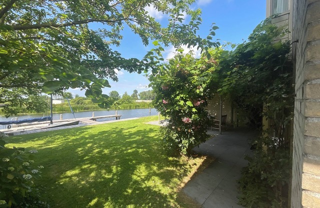 Villa on the water in Terherne, Villa aan het water in Terherne