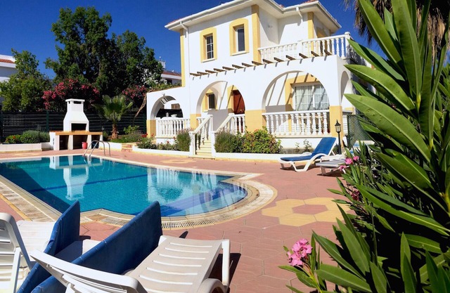 Villa Orange, 3 dormitorios y 2 baños Villa-Cerca de 2 playas de arena.