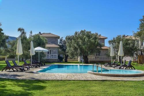 Villa *Orizontas*/5' from town-sea/Mountain view