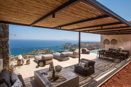 Villa Ouranos - Where the World Unfolds Before You