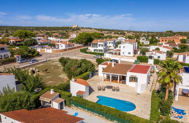 Villa Paco con Piscina, WIFI, Terraza, Barbacoa, Aire Acondicionado