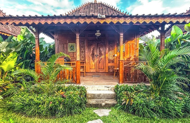 Villa Padiku at Semana