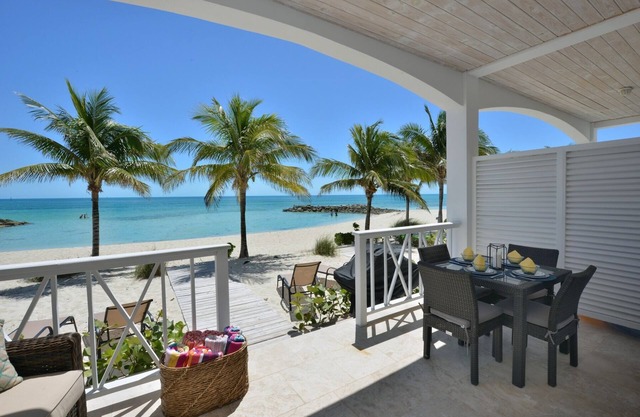 Villa Palmas, A Private Villa On The Beach