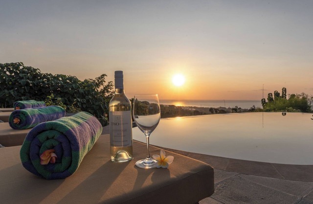 Villa Panili, Villa de lujo en la ladera con vistas al mar