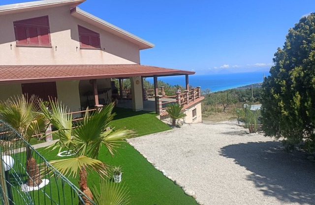 Villa 'Panorama Scurzi' con Vista al Mar, Wi-Fi y Aire Acondicionado
