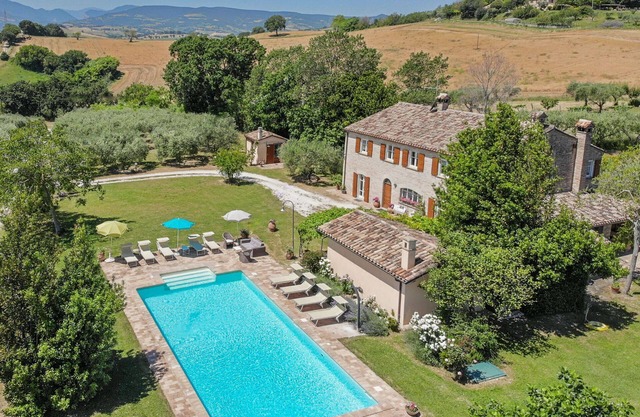 Villa Panorama con piscina en las colinas, a pocos kilómetros del mar Adriático