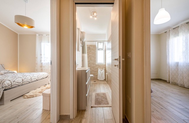 "Villa Patrizia" con jardín privado, Wi-Fi y A/C