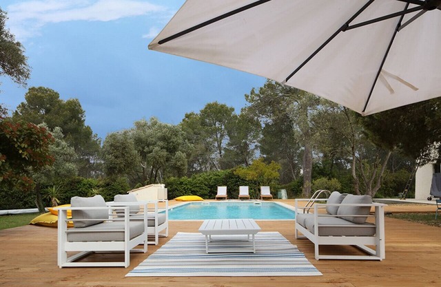 Villa Perdigal : pool, petanque, trampoline, ping-pong, basketball, babyfoot, swing, indoor bike...