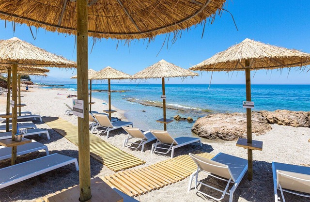 Villa Persi, Villa exclusiva con instalaciones de playa privada y servicio de primera clase
