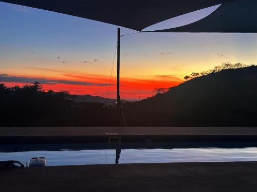 Villa Piedra Cozy mountain house with trail and waterfall