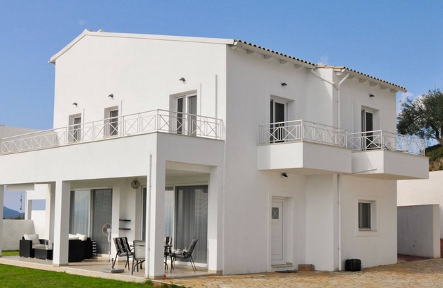 Villa Pleiades - Tres Habitaciones Villa, Capacidad 8