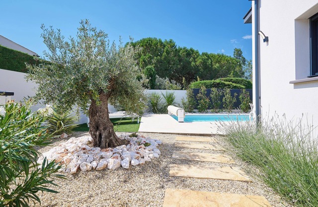 VILLA PLEIN SUD SWIMMING POOL, air conditioning, garage, NEAR BEACHES