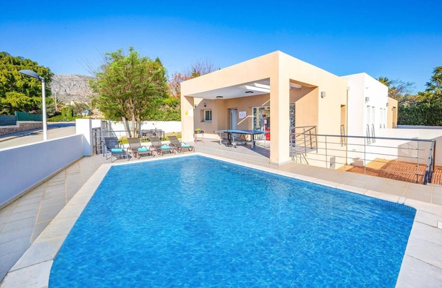 Villa Pomera Dos by Villa Plus