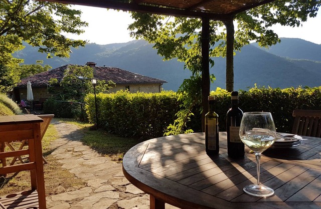 Villa + piscina cerca de Florencia. La Casaccia. Capacidad para 6 + 2 bebés. Paz y vistas