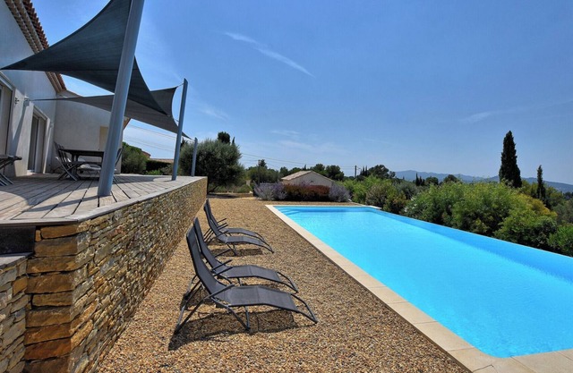 Villa piscina con vistas al mar var