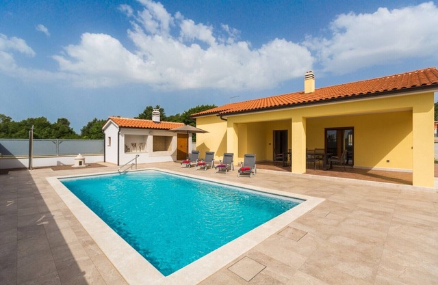Villa Prenci with beautiful garden and private pool in Tinjan