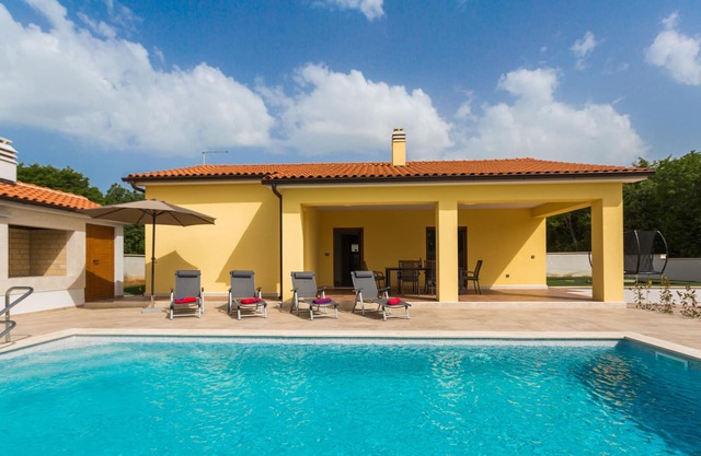 Villa Prenci with private pool
