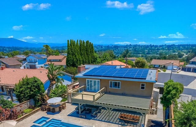 Luxury Family Villa, Heated Pool, Spa, Outdoor Kitchen, BBQ, Disneyland, Beaches