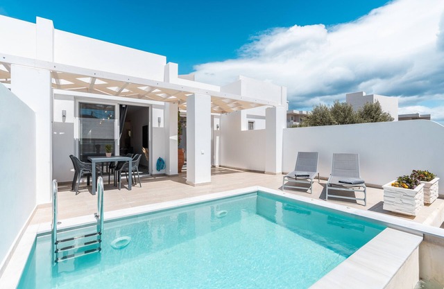 Villa 'Punta Mare 5' con vistas a la montaña, Wi-Fi y aire acondicionado