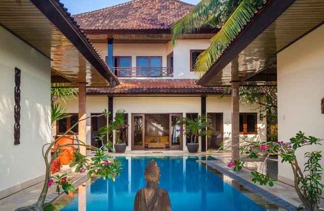 Villa Puri Jati Retreat - Modern Oceanfront Pool Villa Lovina, DESAYUNO GRATUITO