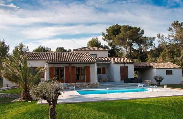 Villa Queen-South IT