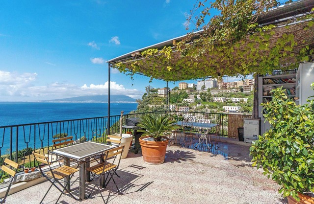 Villa 'Quietness' con vistas al mar, terraza compartida y Wi-Fi
