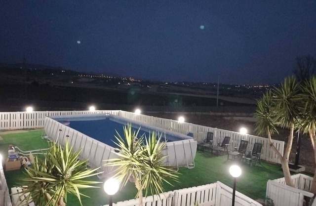 Villa 'Racalmare' con vistas a la montaña, piscina y aire acondicionado