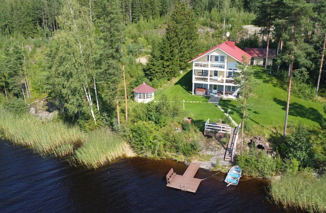 Villa Rantakallio poreammeella Parikkalassa