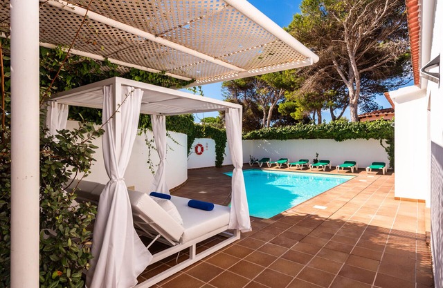 Villa Raquel con piscina privada, WIFI, 600 M de la playa, AC y BBQ