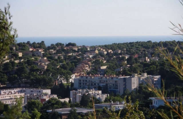 CASSIS a 6km. Planta baja de villa 2 Appart. para 1 a 6 personas cada uno. Terrazas, hermosa vista