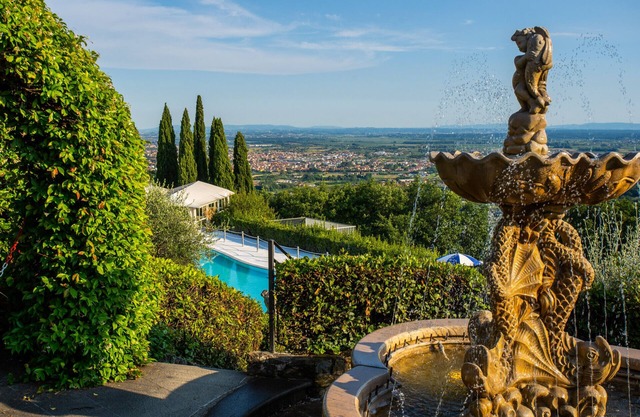 Villa Regale Promoted By WeekHomes.com