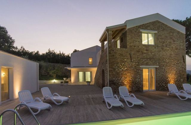 VILLA RENZO moderno apartamento en una casa de campo a pocos minutos de la costa.