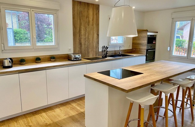 Villa resort 18p. lake view sauna near lake, ski, ideal for families/groups