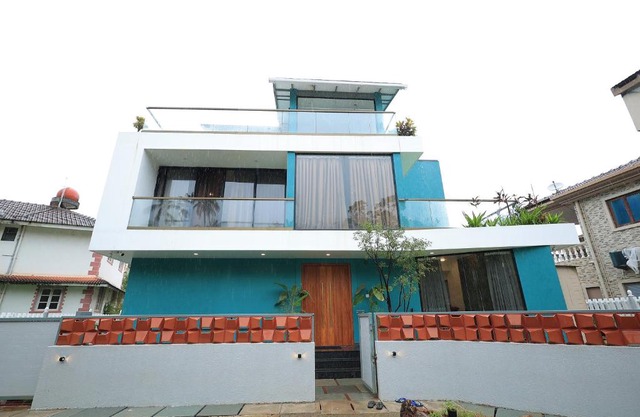 Villa Reverie - Ultra Modern Villa 200 metres to Prestine Beach