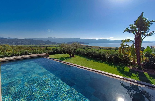 Villa Riposu Jacuzzi Pool Beach Access on Foot