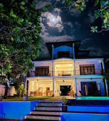 Villa Riverside