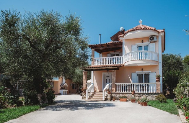Villa Rosa 3 Bedroom with Sea View