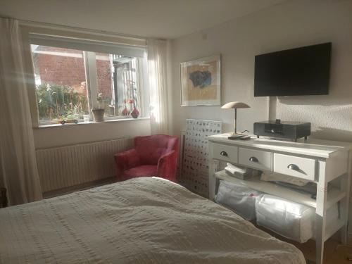 Villa Rosa, dobblebed, own kitchen, own bath and own entrance