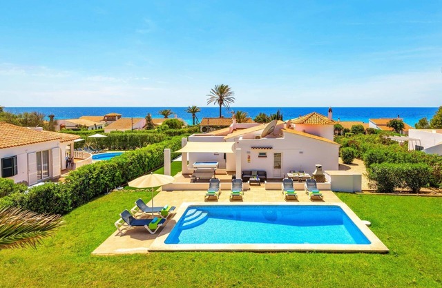 Villa Rosa Tomas by Villa Plus